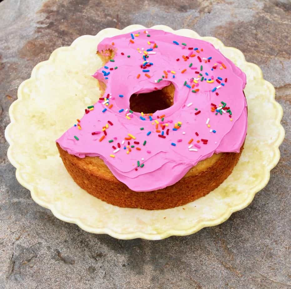 how to make a big donut cake for birthday party