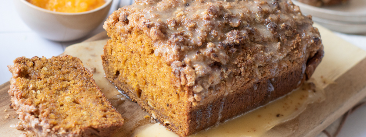 pumpkin bread with crumb topping