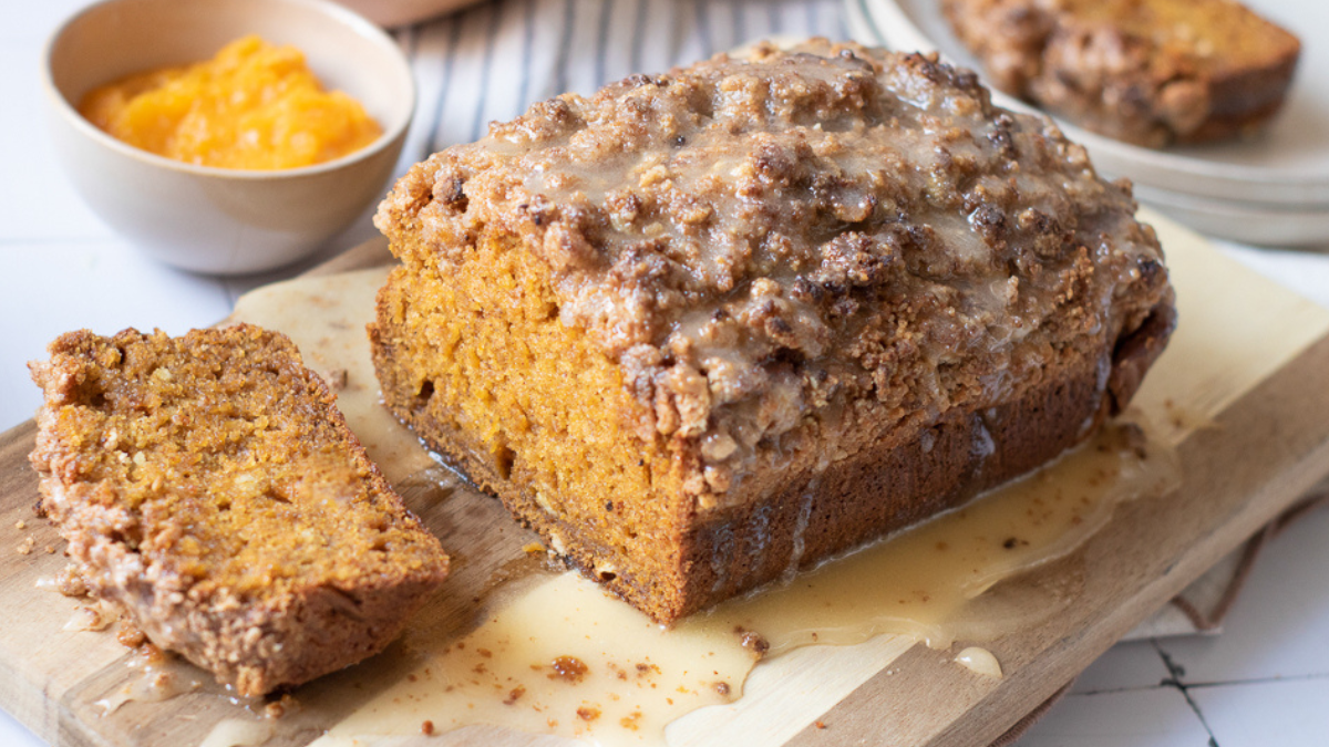Pumpkin Bread with Crumb Topping