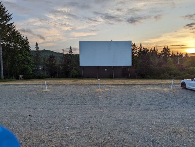 This Washington Drive-In Still Shows Double Features Under The Stars For Less Than A Movie Ticket
