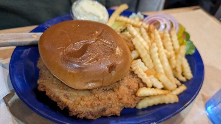 Springfield, Illinois Has Preserved Its Famous Horseshoe Sandwich Tradition Since 1928