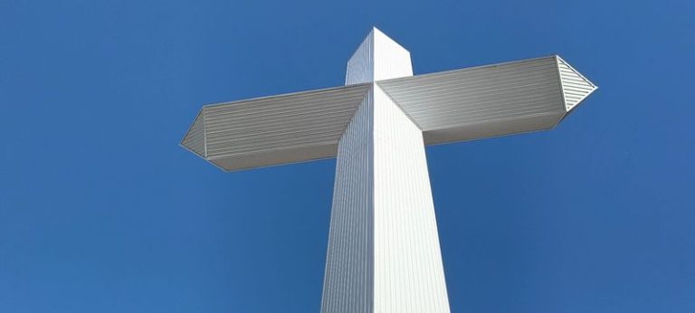 This Towering Illinois Cross Rises High Enough To Spot From The Interstate
