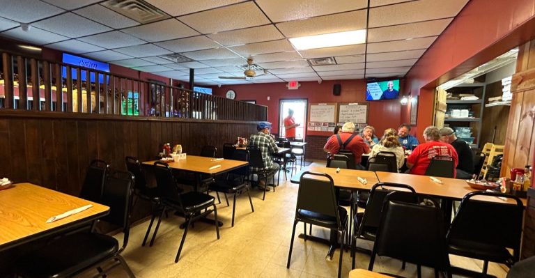 This Middle-Of-Nowhere Eatery In Ohio Serves A Fish Fry Worth The Drive