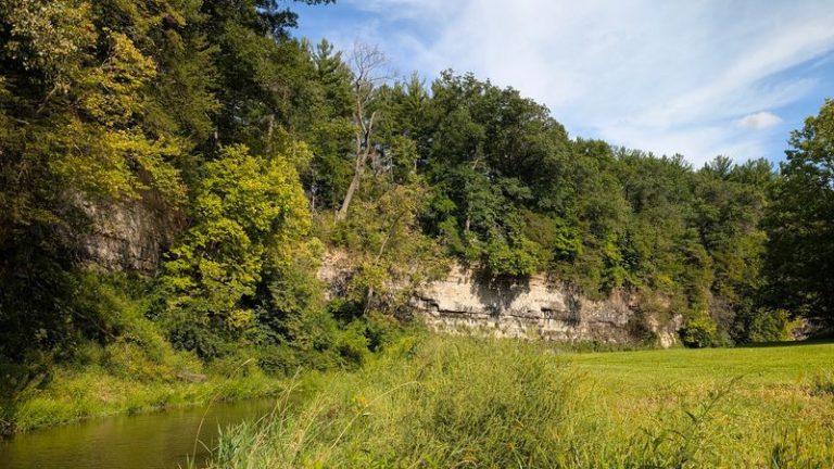 Most People Drive Right Past This Jaw-Dropping Illinois State Park Without Knowing It’s There