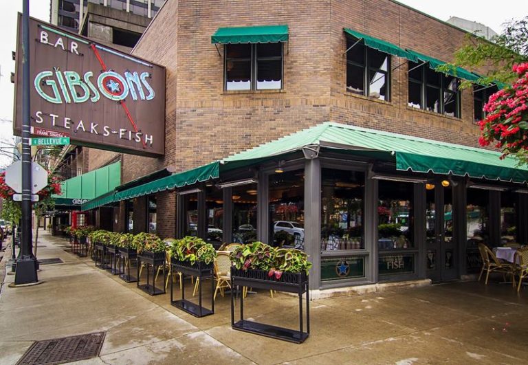 10 Legendary Illinois Restaurants Where Steak Lovers Get More Than They Expect