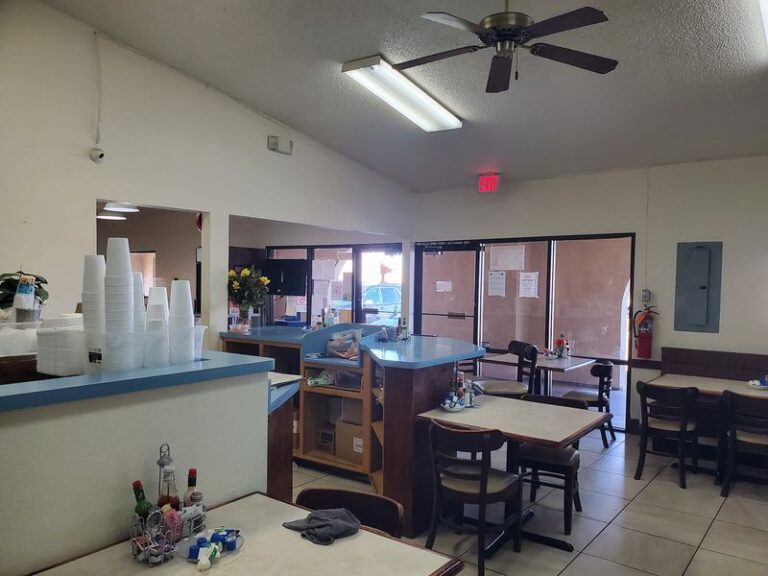 12 Arizona Spots Where Families Eat Breakfast For Under $10 A Person