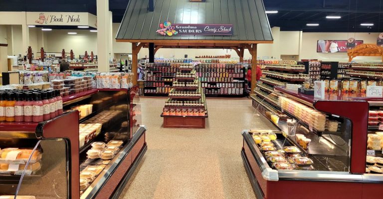 New York’s Amish Country Hides A Huge Store With A Bakery Locals Know Well