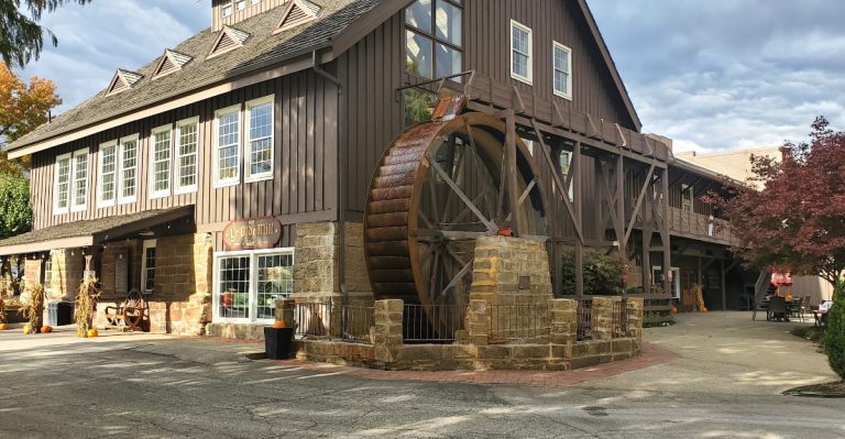 Ohio’s Only Ice Cream Museum Comes With A Scoop Shop Right Next Door