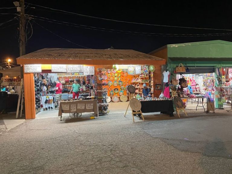 This Massive Arizona Flea Market Is The Kind Of Place You Commit To, And You Leave With A Trunk Full Of Finds