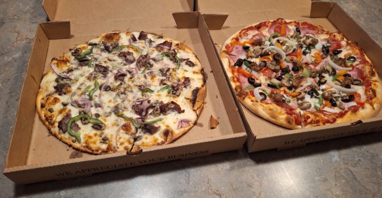 This Little Minnesota Pizzeria Is A Small-Town Gem Worth The Drive