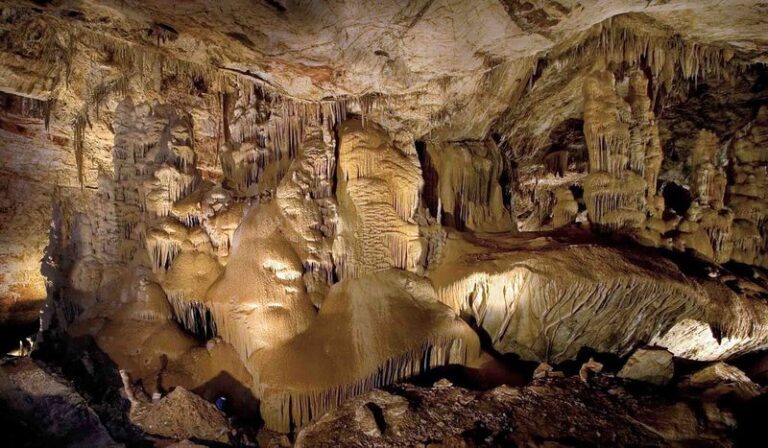 Don’t Leave This Living Arizona Cave At 5 P.M., Because Its Best Tour Starts At 4:30