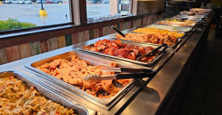 This Louisiana All-You-Can-Eat Buffet Is A Local Favorite For A Reason