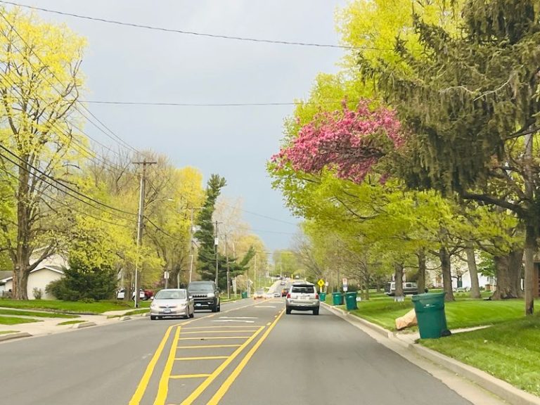 Life Moves Slow And Cheap In This Pretty Small Illinois Town Where Retirees Live On Social Security