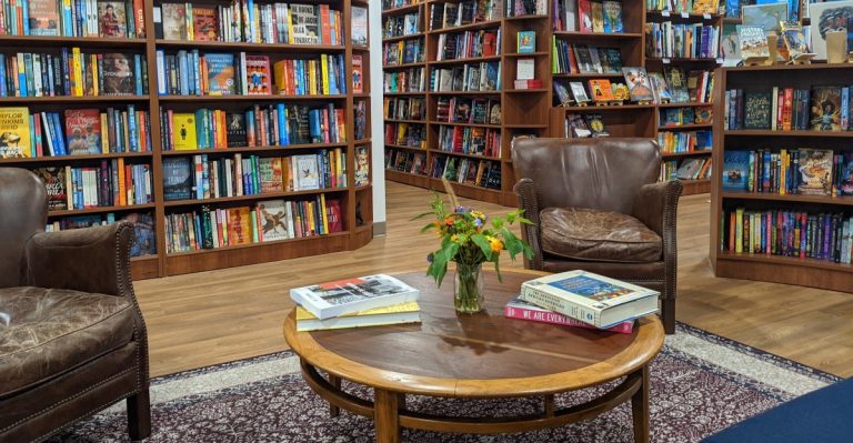 10 Cozy Maine Bookstores That Make Rainy Autumn Afternoons Better