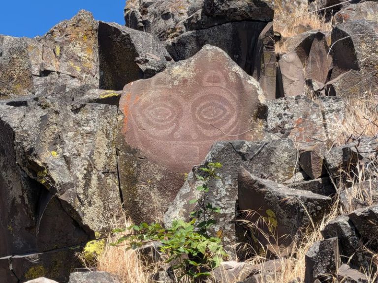 An Easy Washington Hike Ends At Ancient Rock Paintings Left On Canyon Walls
