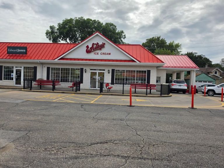 This Illinois Ice Cream Stand Has Served Shakes So Thick They Stay Put Upside Down Since 1933