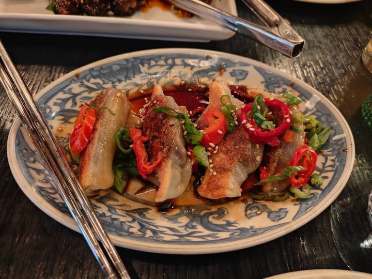 You Can Sink Into A Whole Roasted Duck At These 7 Illinois Chinese Restaurants Worth The Drive