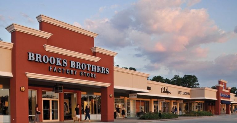 Wisconsin’s Outlet Mall Is Winning Over Shoppers For A Reason
