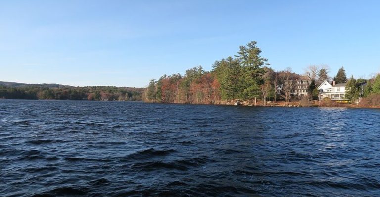 This New Hampshire Lake Is A Summer Gem Most Tourists Miss