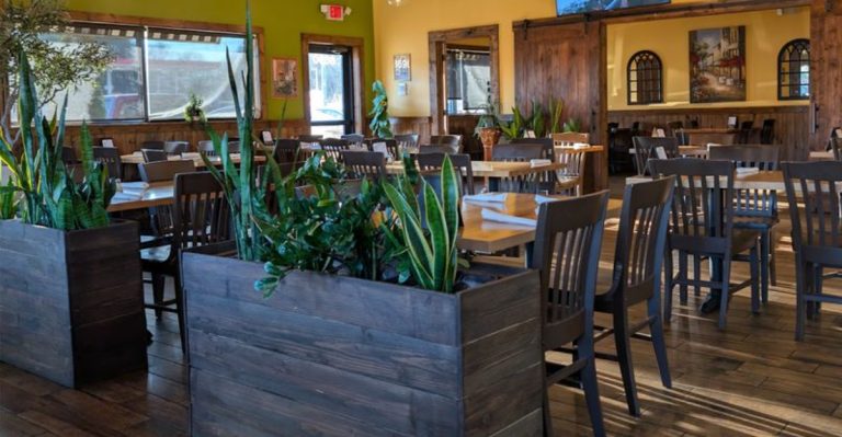 Why People Wait In Line For Hours At This Unassuming South Carolina Buffet