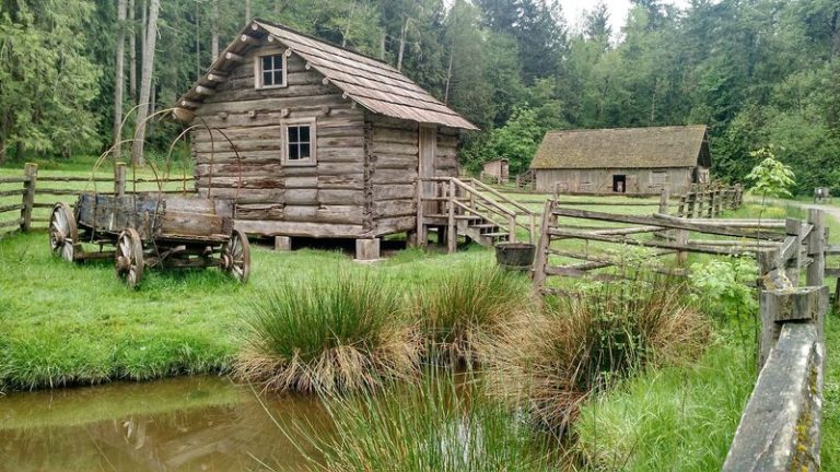 Costumed Guides Bring The 1800s Back To Life At This Living-History Washington Farm
