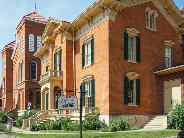 Wooden Pinball Machines And A Penny Arcade Wait Inside This Quirky Illinois Museum In Galena