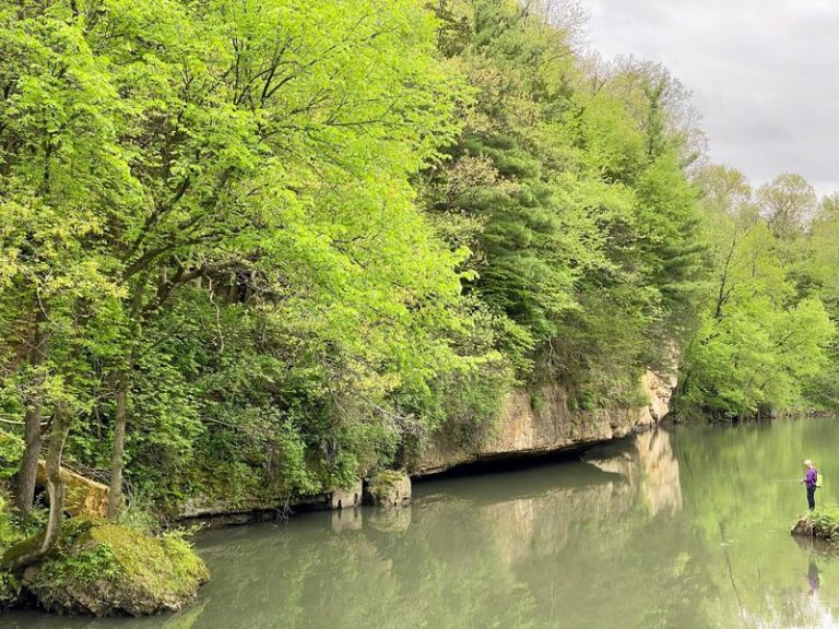 This Hidden Illinois Park Rivals The National Parks And You Have To See It To Believe It