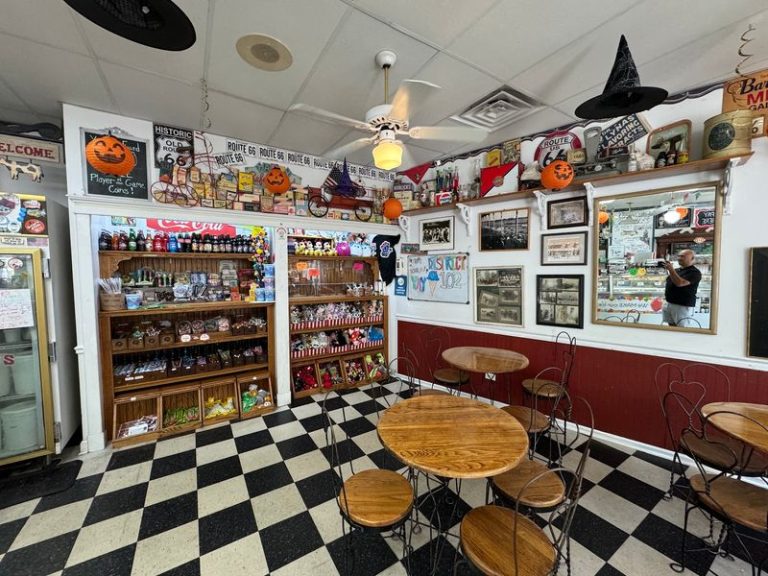 These 7 Illinois Malt Shops Blend Their Thick Shakes The Old-Fashioned Way