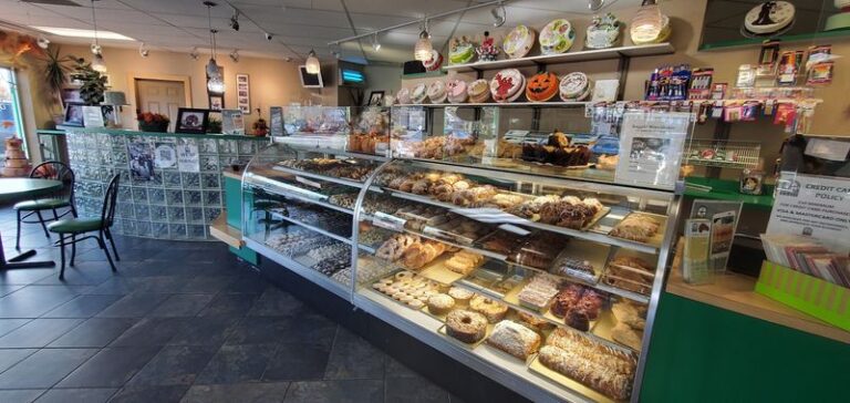 This Unassuming Illinois Bakery Has Been Baking Polish Kolaczki And Paczki Your Grandparents Would Recognize Since 1986