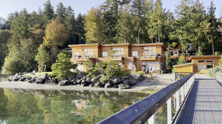 This Hidden Washington Island Resort Feels So Magical You’ll Forget The Mainland Exists