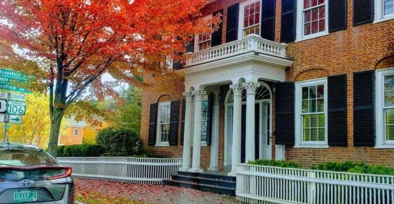 This Vermont Village Has A Charming Tradition That Brings Visitors Back Every Year