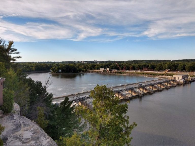 This Illinois River Overlook Where You Climb Up To See Eagles Belongs On Your Bucket List