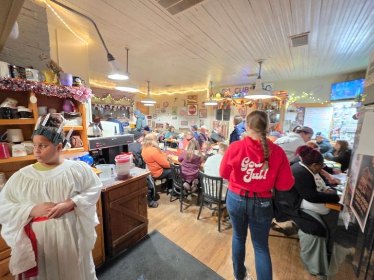 This Bishop Hill, Illinois Bakery Bakes Its Swedish Cardamom Rolls Fresh In A Historic Colony