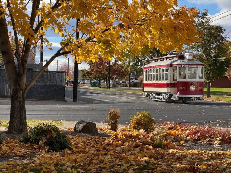 A Vintage Trolley Still Rolls Along Washington’s Waterfront For Just A Dollar A Ride