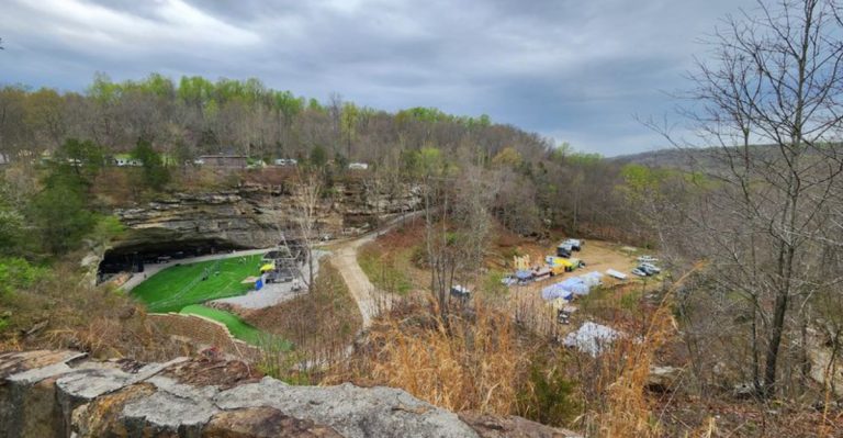 This Illinois Amphitheater Tucked In The Bluffs Belongs On Your Bucket List