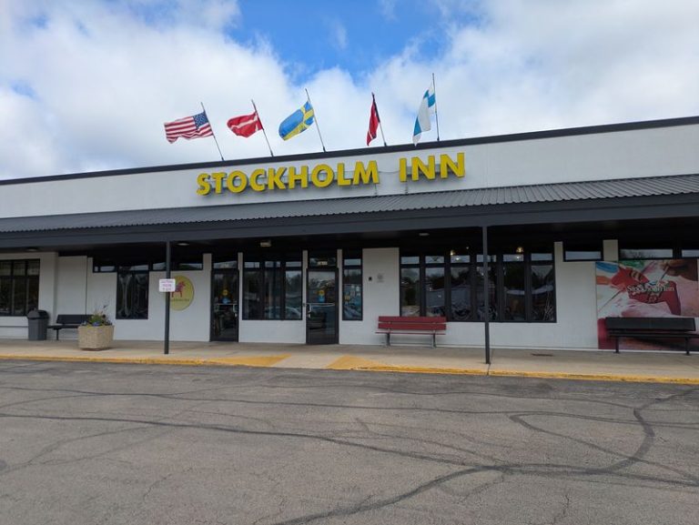 Generations Of Swedish Baking Live On At This Cozy Bakery In Rockford, Illinois