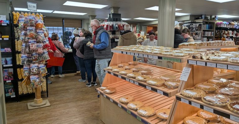 Locals Quietly Keep This Old-School Pennsylvania Bakery’s Incredible Berry Pie A Secret