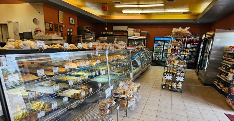 13 Pennsylvania Destinations That Make A Crisp Fall Morning Better With Coffee And Cinnamon Rolls