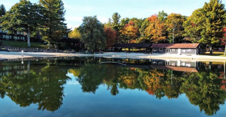 The Pennsylvania Lake Town That Locals Say Has Been Ruined By Summer Tourists