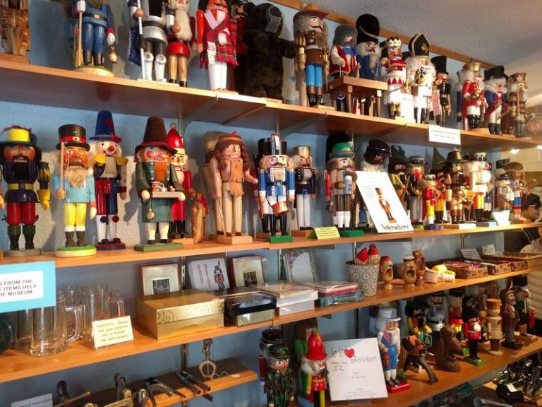 Thousands Of Nutcrackers Fill Every Shelf At This Quirky Little Museum In Washington