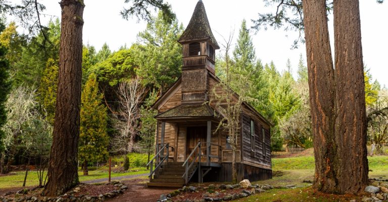 Did You Know Oregon Has A Nearly Forgotten Pioneer Town Hidden In The Mountains?