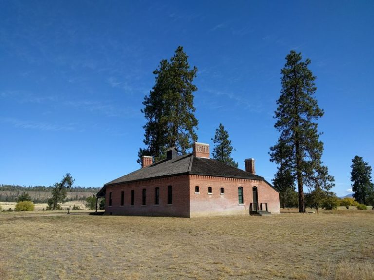 Did You Know Washington Has An Entire Frontier Town Frozen In Time Near Lake Roosevelt?