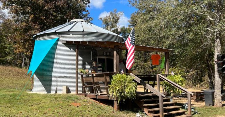 One Of America’s Weirdest Restaurants Is Hiding In A Small Alabama Town