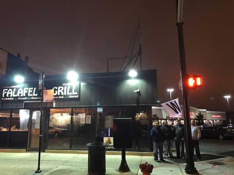 This Unassuming Chicago Spot Serves Falafel And Wraps Worth Stopping In For
