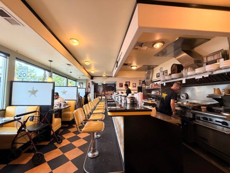 This Washington Diner From Benny & Joon Has Been Serving Pancakes And Milkshakes Since The 1940s