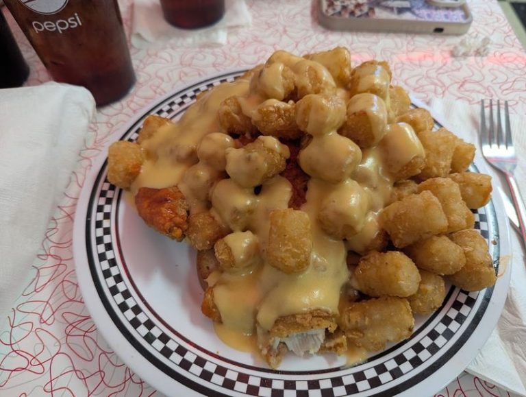 The Breakfast Horseshoe At This Illinois Diner Is The Reason People Hit The Road Early