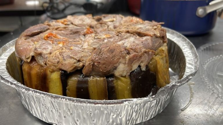 These 7 Illinois Lebanese Kitchens Char Their Shawarma And Pile Their Plates With Fresh Hummus