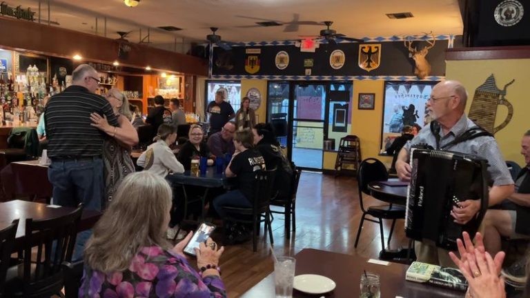 Scratch-Made German Bratwurst And Warm Apple Strudel Keep Locals Loyal To This Arizona Restaurant