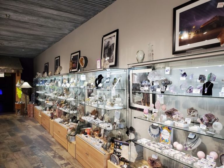 Kids Pocket Real Gems And Minerals At These 10 Arizona Rockhounding Spots
