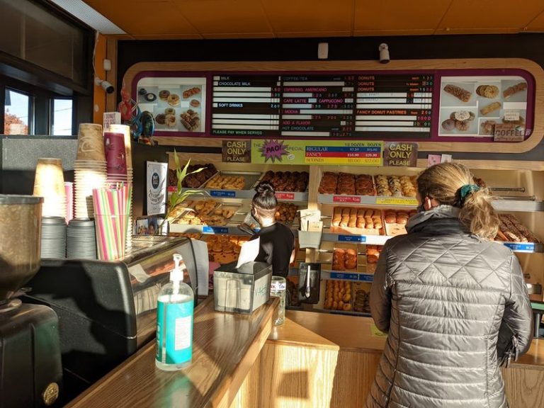This Tiny Washington Donut Shop Fries Maple Bars Locals Line Up For Before They Vanish